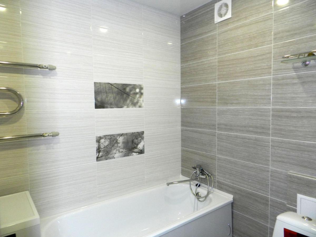 3-Room Apartment Near Inturist On Sobornyi Avenue 156, By Grandhome Zaporizhia Exteriér fotografie
