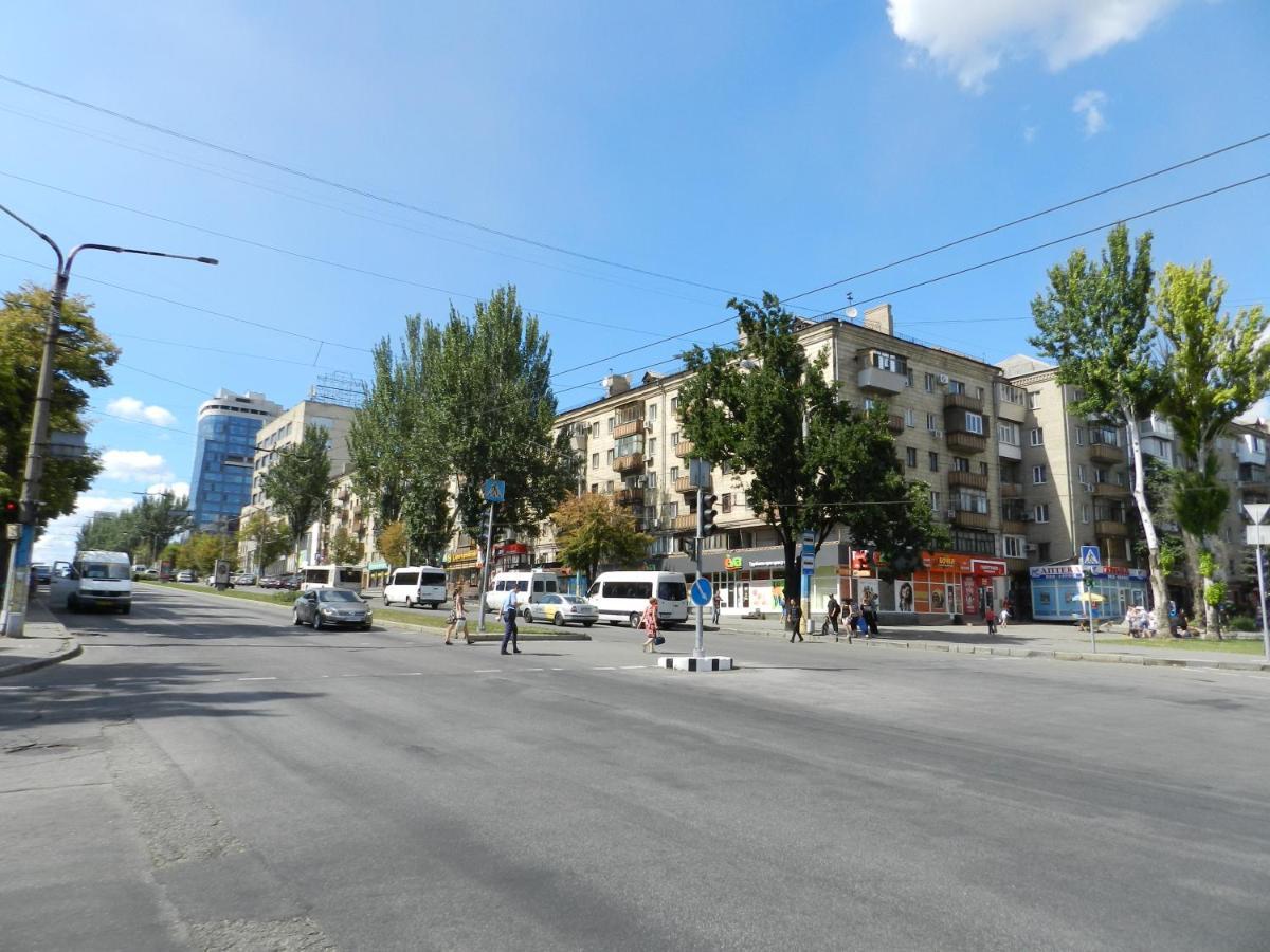 3-Room Apartment Near Inturist On Sobornyi Avenue 156, By Grandhome Zaporizhia Exteriér fotografie